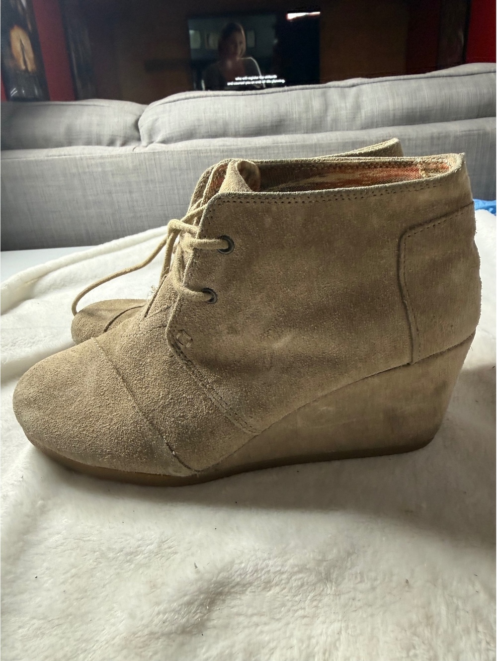 TOMS Women's Suede Wedge Ankle Boots Size 7.5 Tan